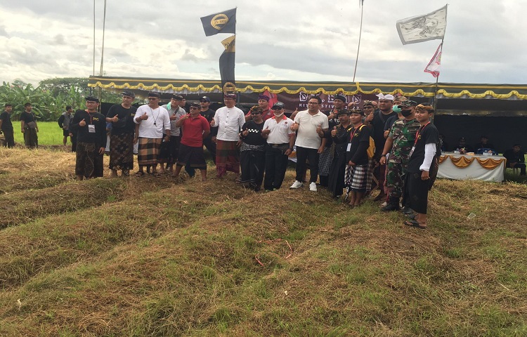 Kegiatan ST. BMS Kite Festival I di Subak Pakel II Ubung Kaja