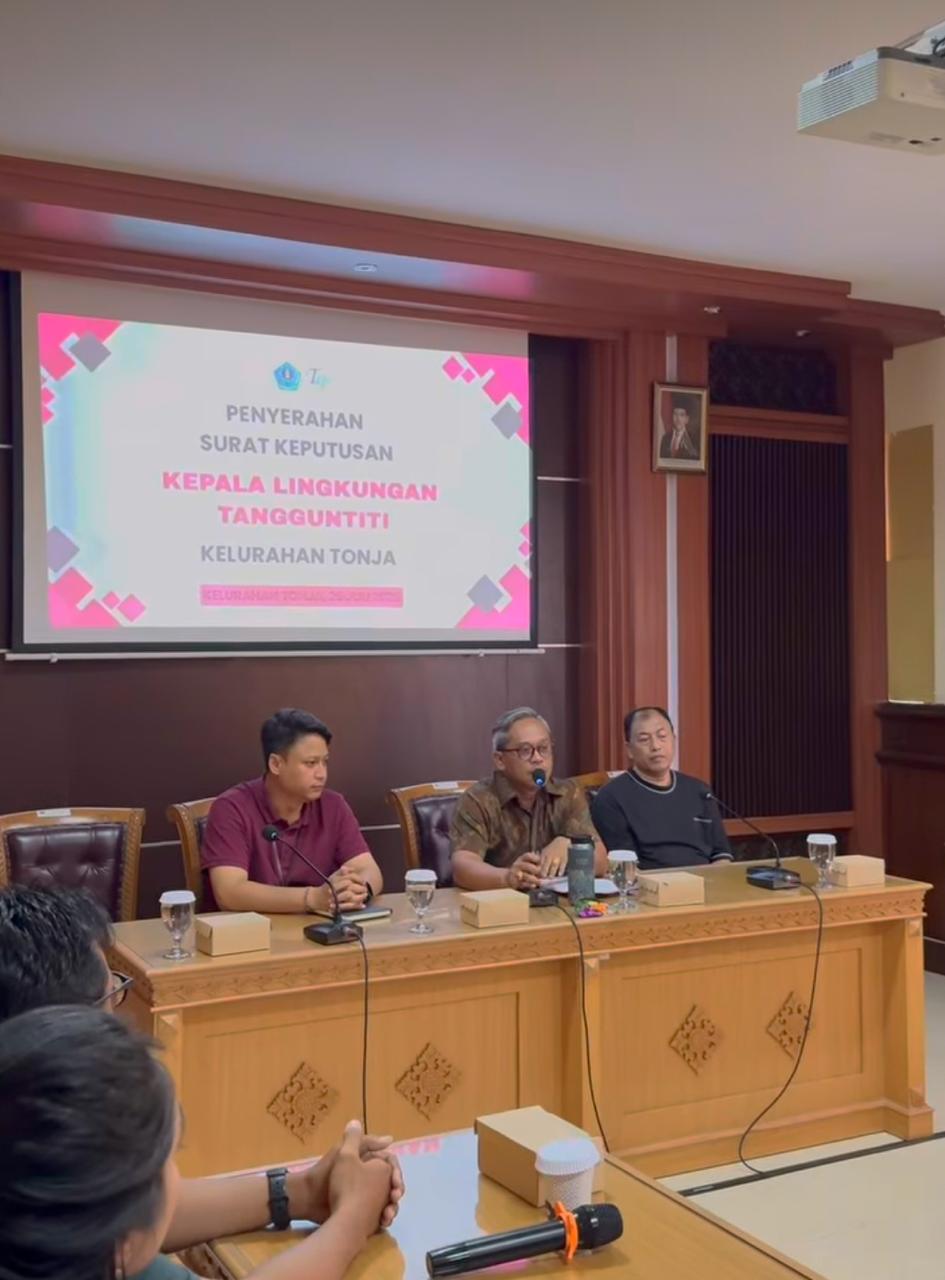 Penyerahan SK Kepala Lingkungan Tanguntiti